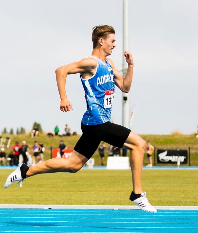 Zac Saunders 1 800px